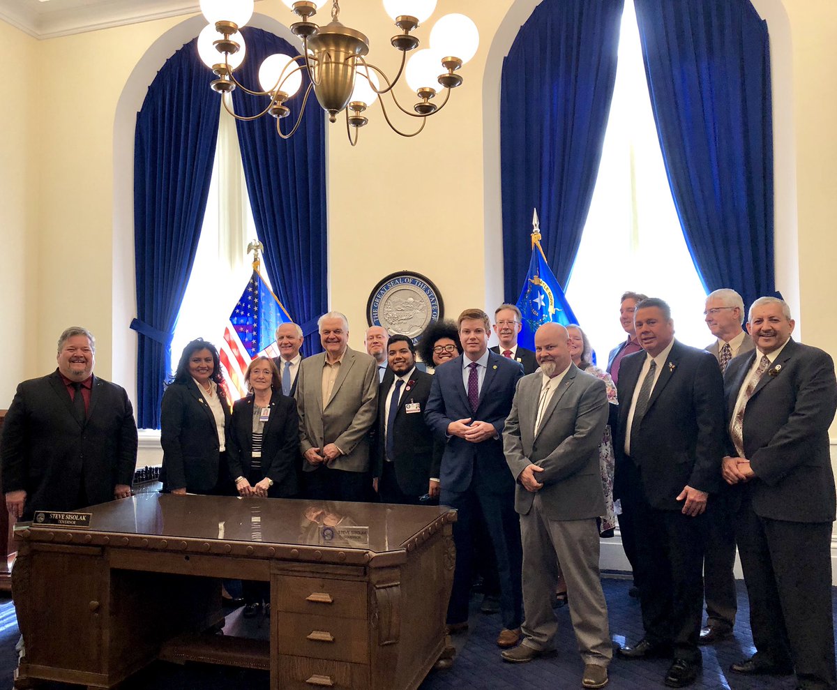 BLET766's tweet photo. Ready for Day 2 of the #SMART2019 General Convention. Honored to have #Nevada Governor, @SteveSisolak; who signed into law, #AB297 & #AB337, (critical #publicsafety bills aimed at protecting our communities) addressing the delegates. #FocusOnTheFuture #1u https://t.co/JrIWGX7KDW
