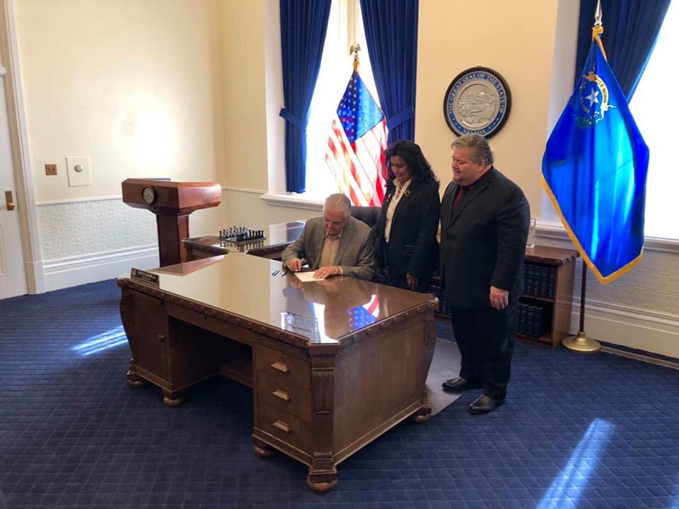 BLET766's tweet photo. Ready for Day 2 of the #SMART2019 General Convention. Honored to have #Nevada Governor, @SteveSisolak; who signed into law, #AB297 & #AB337, (critical #publicsafety bills aimed at protecting our communities) addressing the delegates. #FocusOnTheFuture #1u https://t.co/JrIWGX7KDW