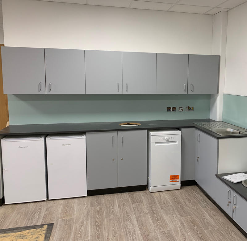 Kitchens with #Capella 🙌

Finalising the last few bits and pieces before this job becomes live. Exciting!

#education #capellawashrooms #kitchens #splashbacks  #interiors #school #project