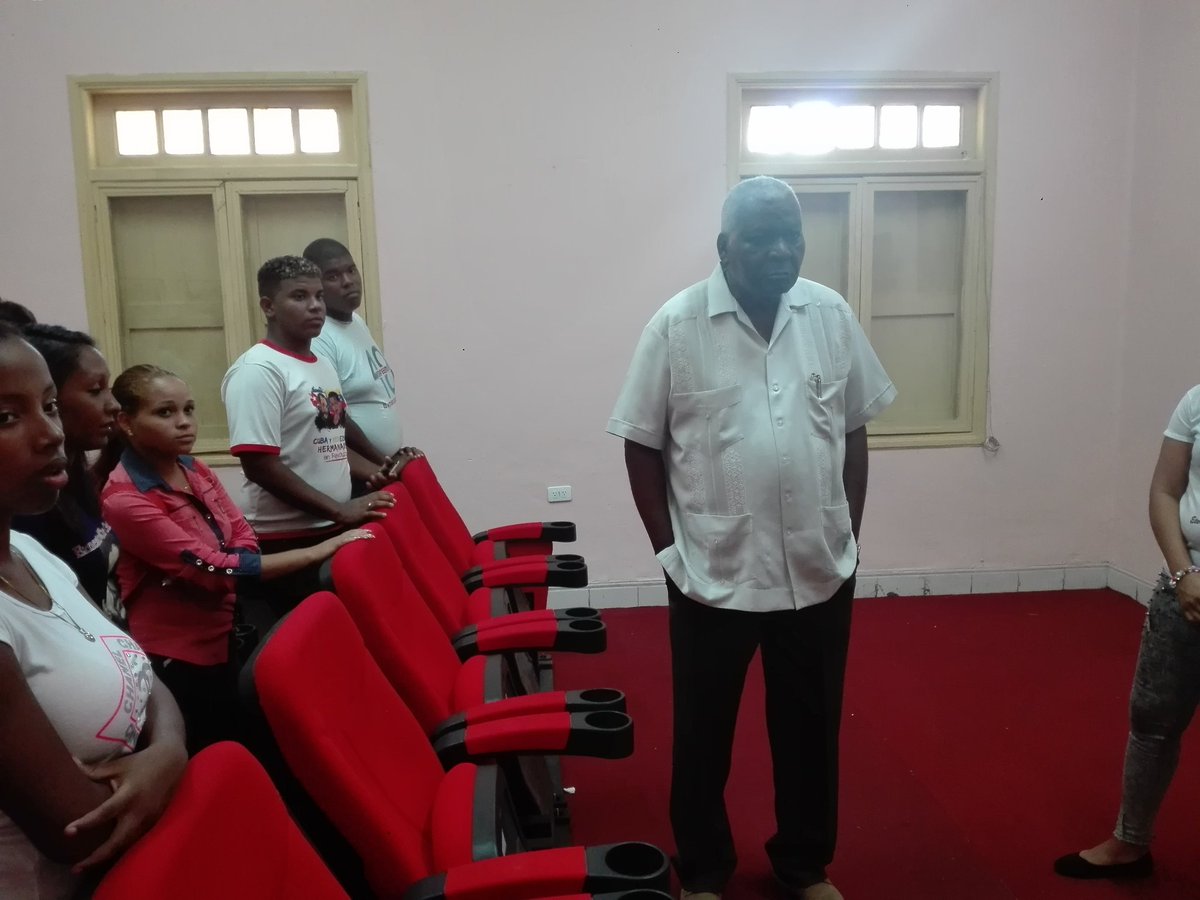 En los jóvenes está nuestra confianza. Alegres, inteligentes, valientes y unidos revolucionarios. #SomosContinuidad , #YoSoyFidel