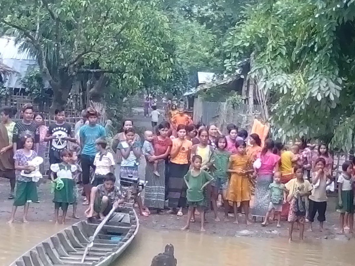 RomaThar's tweet photo. #Because of brutal wars between Burmese Army and Arakan Army;arakanese people has been fleeing from their homes and take refuge in nearest monarstaries and some places in painfully. The government led by Daw Aung San Su Kyi has been no said any words about this and still ignored https://t.co/5hDDsuFzvi