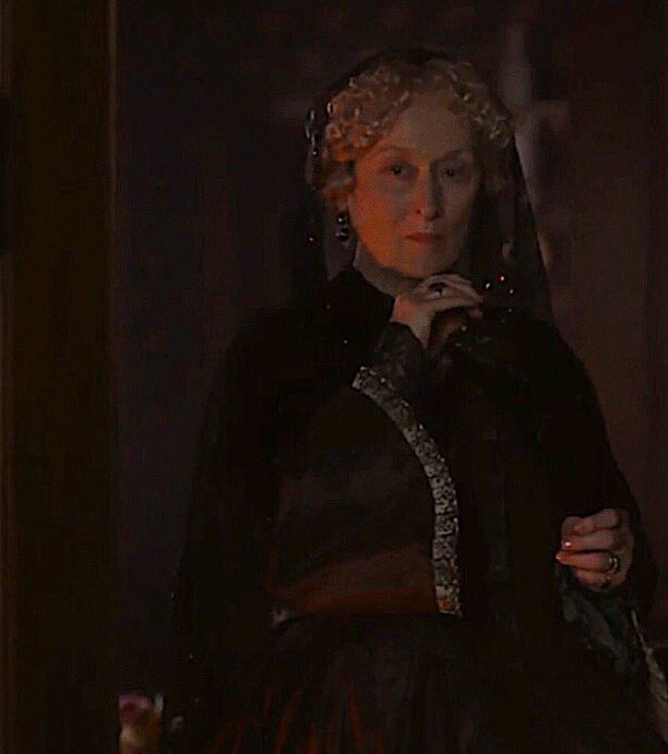 allxmeryl's tweet photo. “that’s because im rich” 
OMG YES MY QUEEN https://t.co/eXPZC54rn1