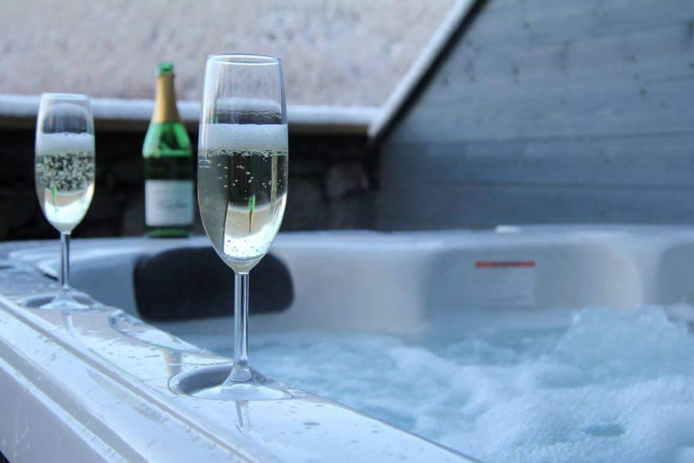 ArtesianSpas's tweet photo. If there was ever an excuse to drink Prosecco, today would be the day! Happy #NationalProseccoDay 🥂

#prosecco #artesianspas #hottub #relax https://t.co/4bGd7EGHT7