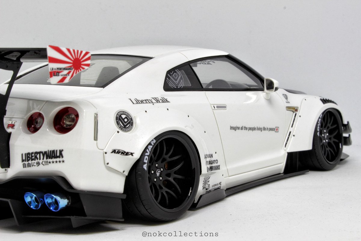 NoKCollections's tweet photo. I love the rising sun on the ends of the wing. That touch of red 👌👌 #makeupmodels #eidolon #nissan #gtr #r35 #nissangtr #libertywalk #libertywalkkato #libertywalknation #lbperformance #lbworks #lbstance #type2 #forgiato #fiexhaughst #airrex #yokohamatires #advan #trakyoto https://t.co/cL7JUPrRd6