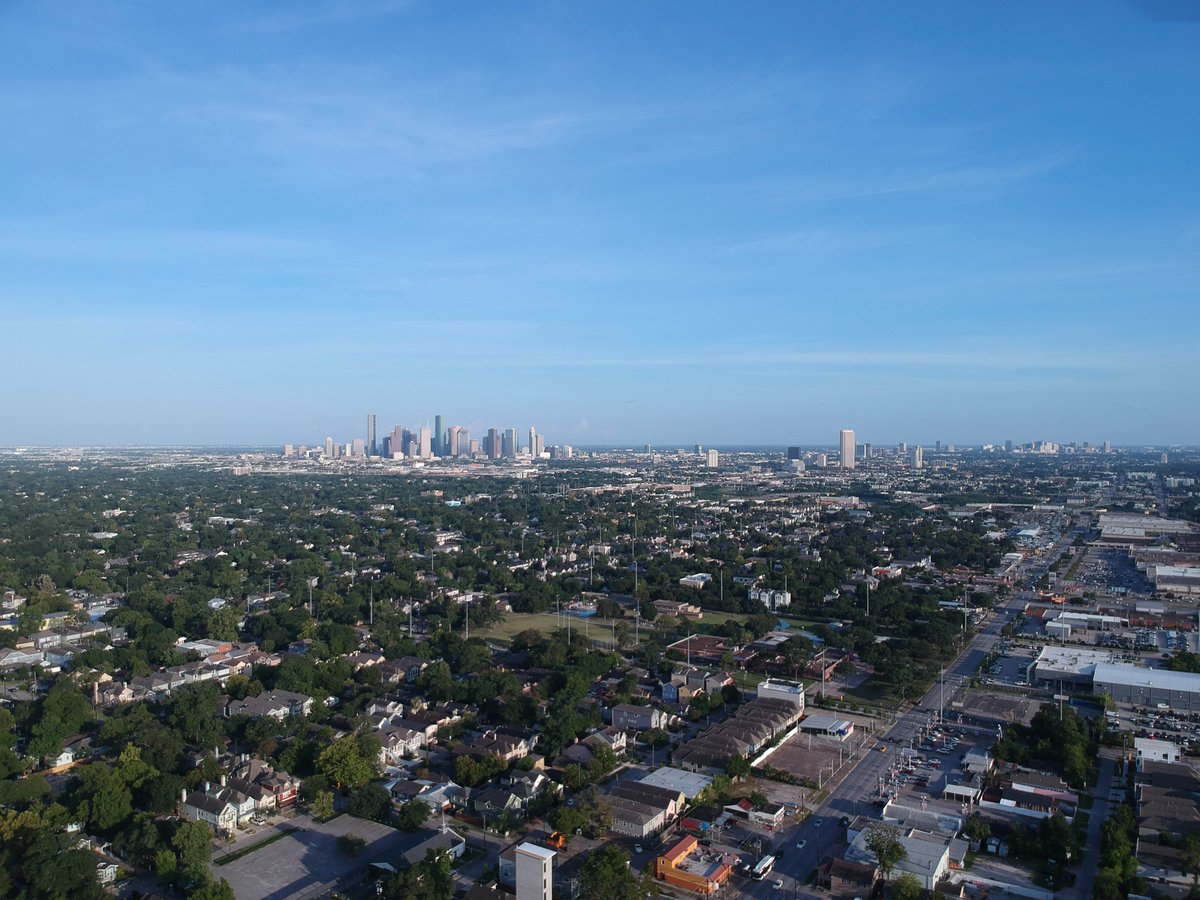 Homeinspect281's tweet photo. Guess what area of town this drone home inspection shot was taken. https://t.co/F10VTXvgOg