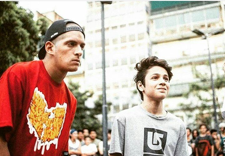ChriisOlmos's tweet photo. QUÉ DUPLA DEL #QUINTO LES GANARÍA ? Los leemos ⬇
#Klan y #Replik en el #QuintoEscalon 🔥
#Rap #HipHop #Kingto #Under #Underground #Freestyle https://t.co/hWk4pO2OxO