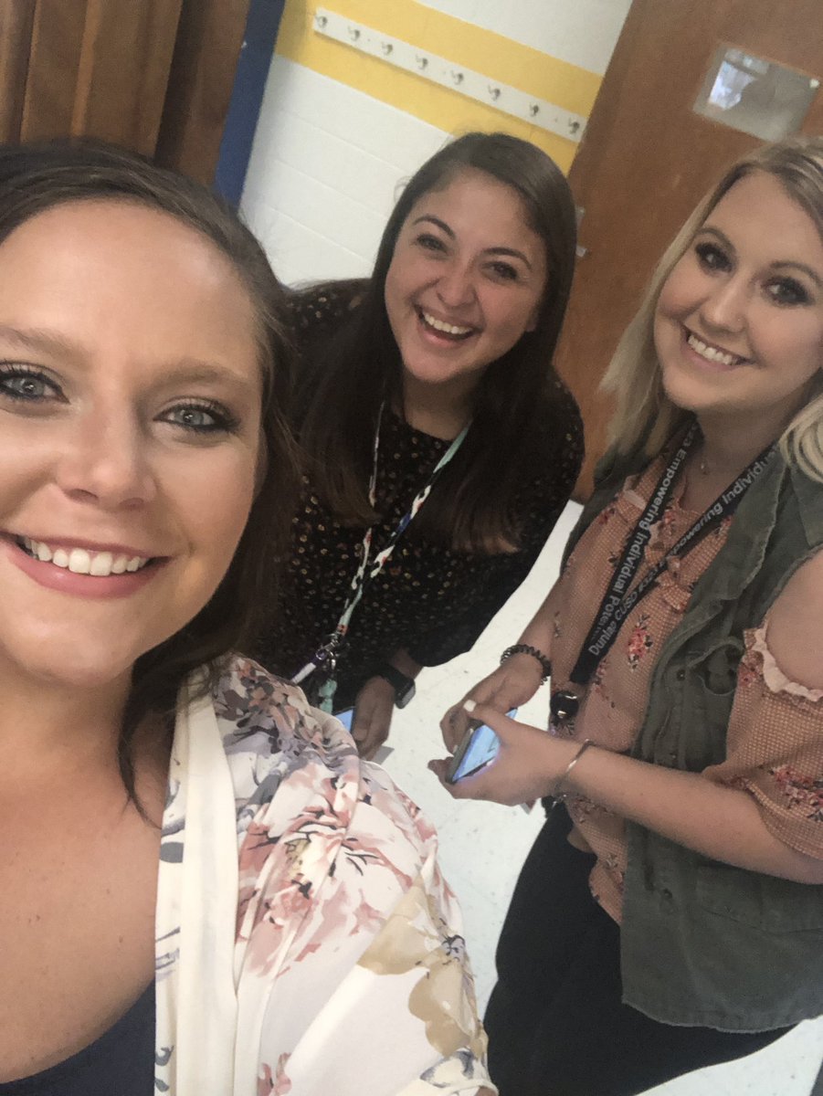 4Oroyalleaders's tweet photo. Love our royal FAM! #323learns #dgsroyals👑 https://t.co/AXOnbidaTu
