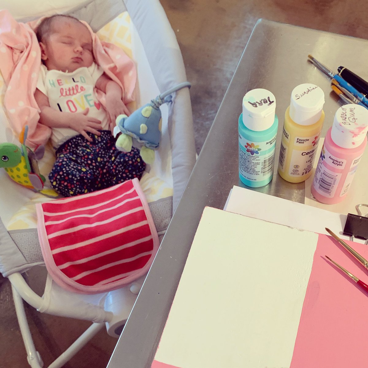 valorieoart's tweet photo. color me mine...

#valorieoart #kayley #kayleywillowjean #artist #artistlife #studio #studiowork #handpainted #clientrequest #takeyourgranddaughtertoworkday #distressedframe #newborn #newbornframe https://t.co/t2HWnLVzEh