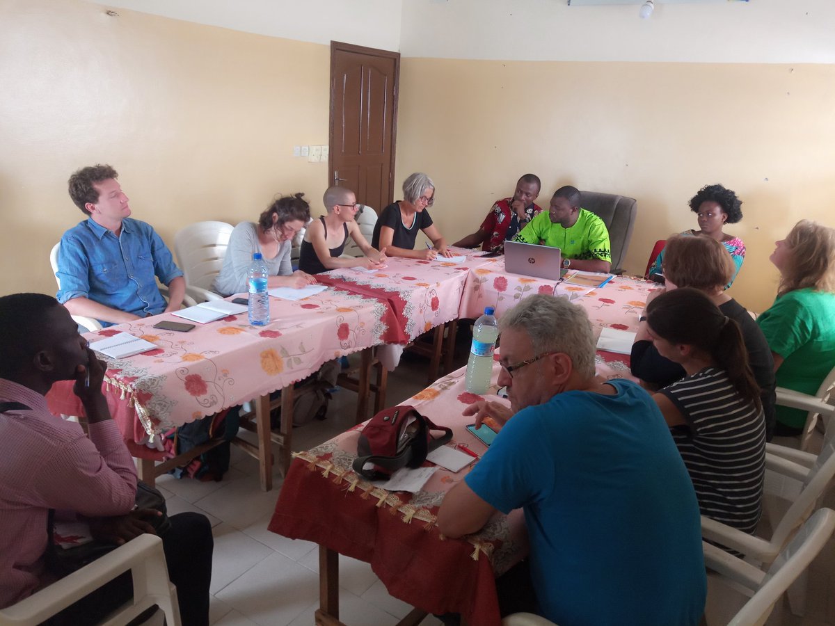 maison_msb's tweet photo. Rencontre d'échange ce Mardi 13 Août 2019, avec la délégation de l'IAK venu de l'Allemagne au siège de l'association Hirondelle Bénin. Elle s'inscrivait essentiellement dans le cadre d'un état des lieux de la situation des personnes LGBTQI au Bénin. https://t.co/ntSbxjFaic