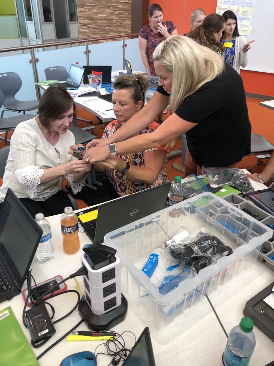 principalporter's tweet photo. STEM LAUNCH MISSION: Animal rescue in progress...#hcselempltw #hcspltw https://t.co/4Py397xc8P