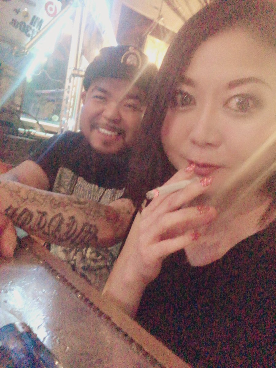 shibi_ichiziku's tweet photo. 父と弟と呑んでからの、1人ブーバス。
ミックさんのDJに相変わらず脱帽。
#GMMICK
#あたし史上最高のDJ
#もう20年のお付き合い
#行橋
#boobus https://t.co/Qiqfpj3fjU