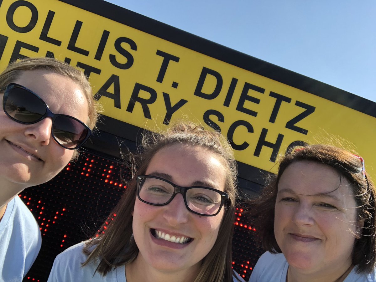 ajumper24's tweet photo. The marquee sign has lots of helpful information for our families @CISDDietz #thisisdietz #bluehouse https://t.co/V49xDyVcdg