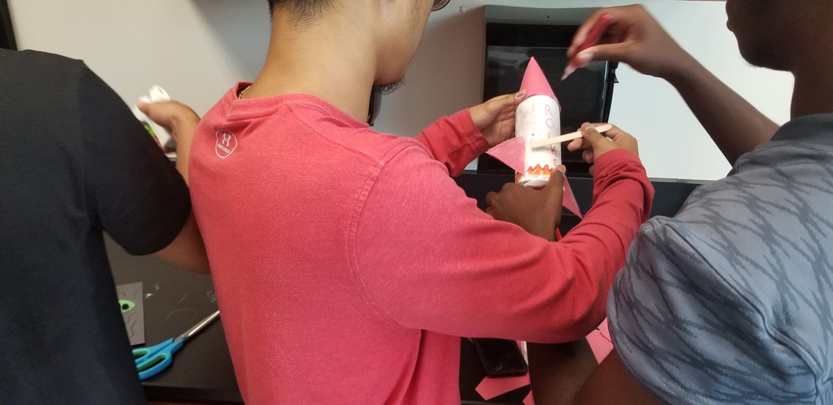 ReginaldStepney's tweet photo. 3rd block earth and environmental science All In as they create projects in relation to the Universe and Space. https://t.co/9we3xwomWf