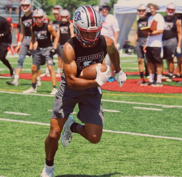 beyondsportsIL's tweet photo. STUDENT ATHLETE-SPOTLIGHT: Treshawn Watson is a rising senior. He is a 3 sport athlete in football, basketball and track! He has stacked up numerous offers, including Western Michigan, Eastern Kentucky, Illinois State and more. We are so proud of you, Treshawn! https://t.co/XTmHPW9pOf