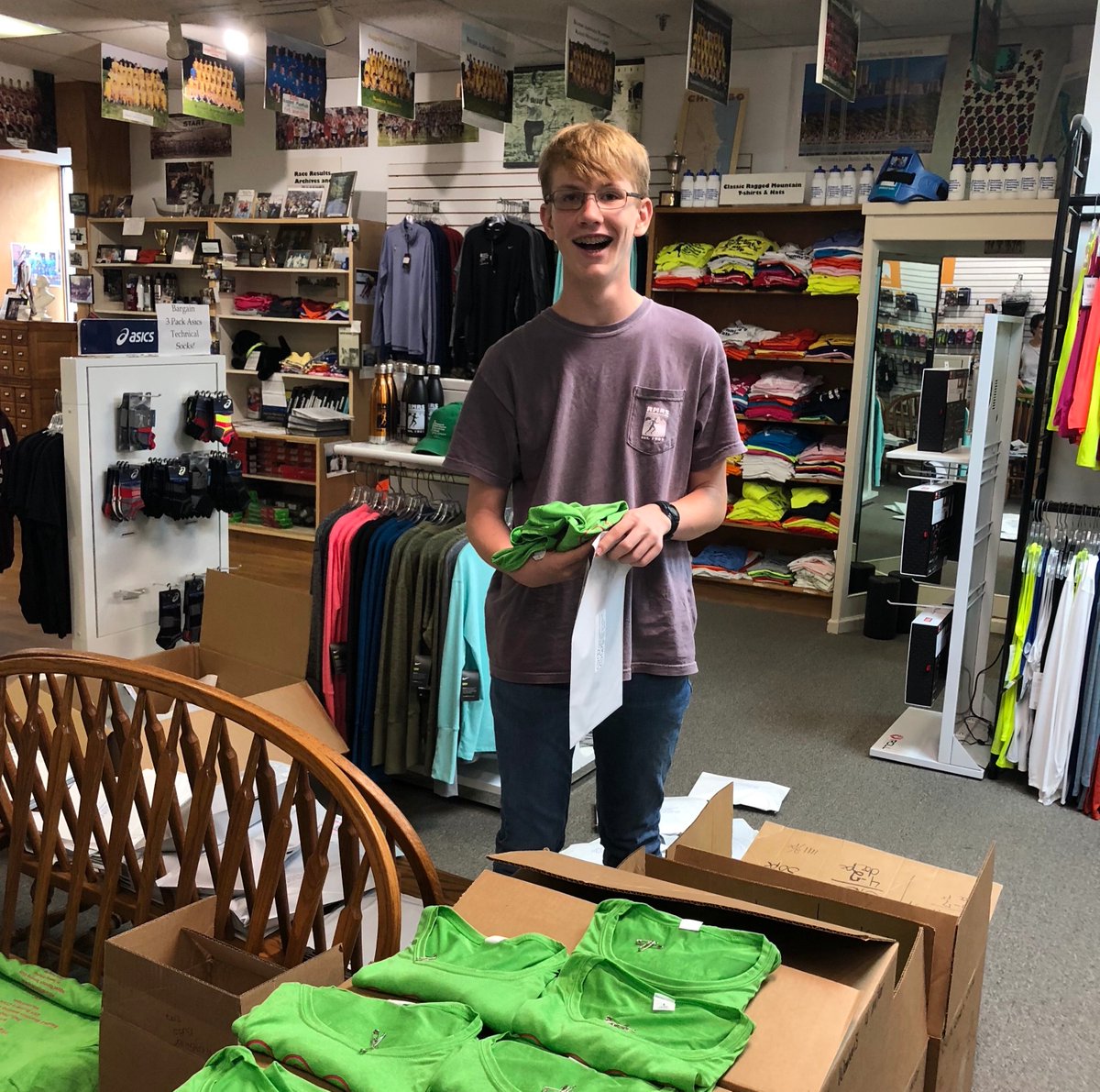 We are busy getting the race packet ready to get in the mail today.   

Interested in receiving your race shirt and bib in the mail? 
We have extended the deadline until 11:59PM August 19th.  See womens4miler.org/faq.html for how to add mailed packet onto your registration.