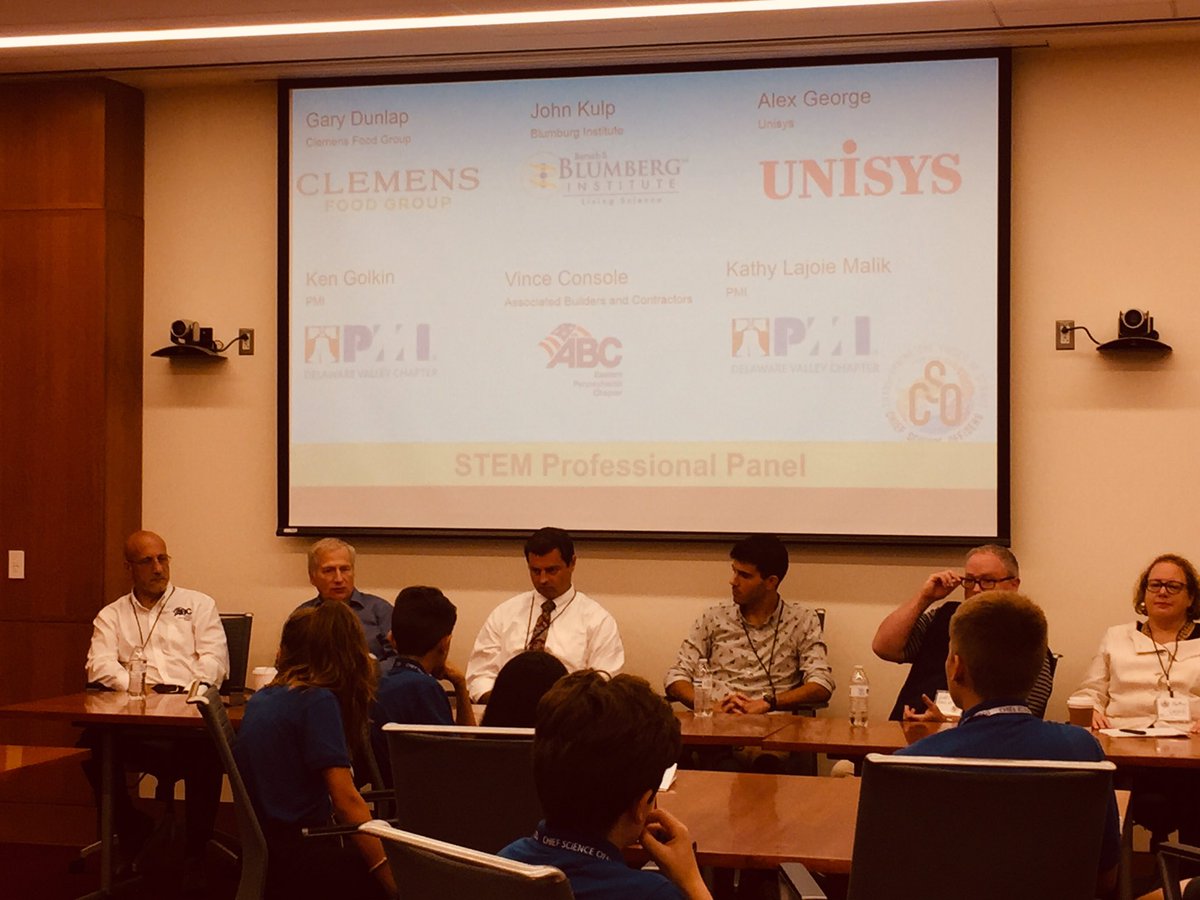Matt_Oberecker's tweet photo. Synapses firing at Day 2 of CSO leadership training! @PASeedEcosystem @CSOIntl @Pa_CSOs #STEM #ChiefScienceOfficers #CSOjourney2019 https://t.co/yurk2kkYae