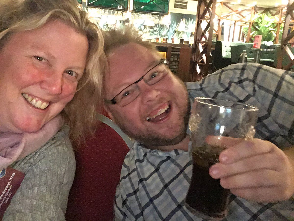 Helly724's tweet photo. @ChilternSpeak @TrojanSpeakers @aylesburyspeaks @AscotSpeakers @BerkoSpeakers @ToastmastersUKI Thanks for arranging this. Good evening of Club Officer Training! https://t.co/cGgH0KPJbm