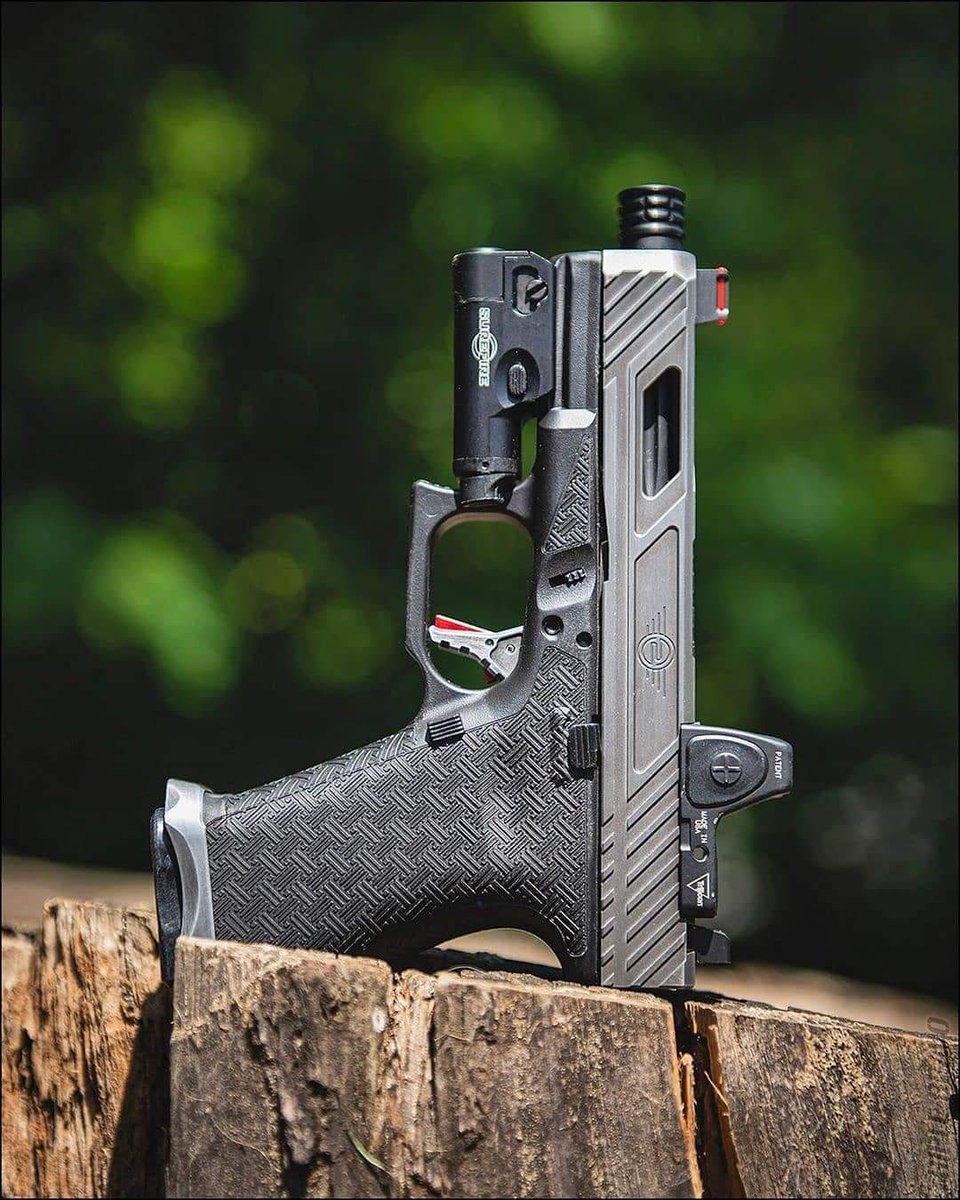 RainierArms's tweet photo. Always perfect. Always ready for whatever you may need it for. #l2d_combat knows how to do a pistol up right!
⠀
Photo by #TripleBravo⠀ #L2DCombat
https://t.co/0IshLaXIit https://t.co/wfYHmafVIV