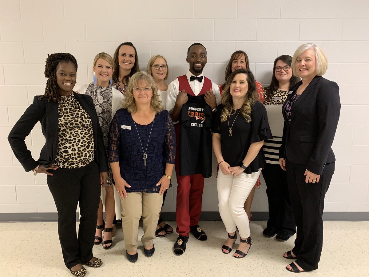 FerrisISD's tweet photo. Thank you Shadrack Boakye for inspiring us with your amazing testimony at this year’s Ferris ISD Back to School Breakfast! This year, we will strive to “cover our neighbor” and learn our students’ stories #whatsyourstory #asktherealquestion #coveryourneighbor #FerrisISD https://t.co/ePAuLTO9nq