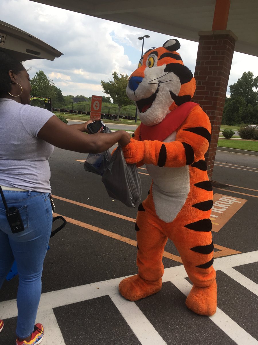 OneStoreAtATime's tweet image. Want #TonytheTiger to help load your #OGP? We can do that!