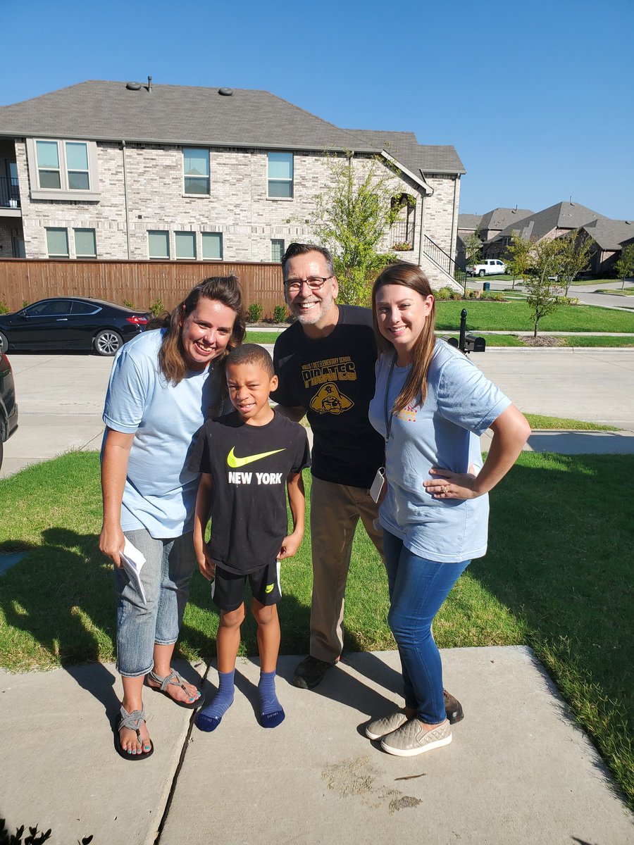Donabesherse's tweet photo. So excited for a new school year!  #redteam @CISDDietz https://t.co/hhAvfjJH79