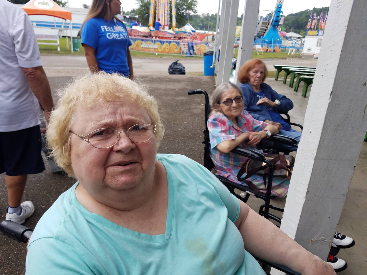 OaksBethesda's tweet photo. Senior Day at the Muskingum County Fair! @TrilogyLiving #TrilogyLiving #simplesummerpleasures @rhondasimmons99 https://t.co/btcXEXMhFD