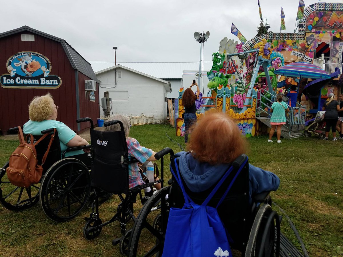 OaksBethesda's tweet photo. Senior Day at the Muskingum County Fair! @TrilogyLiving #TrilogyLiving #simplesummerpleasures @rhondasimmons99 https://t.co/btcXEXMhFD