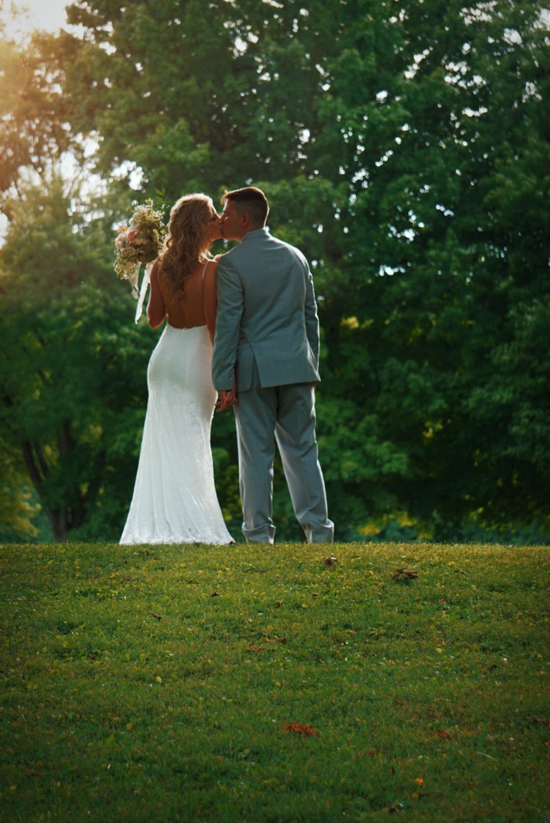 Maddison_Adams1's tweet photo. Mr. &amp; Mrs. Adams 💕💍 https://t.co/l8djrPStIj