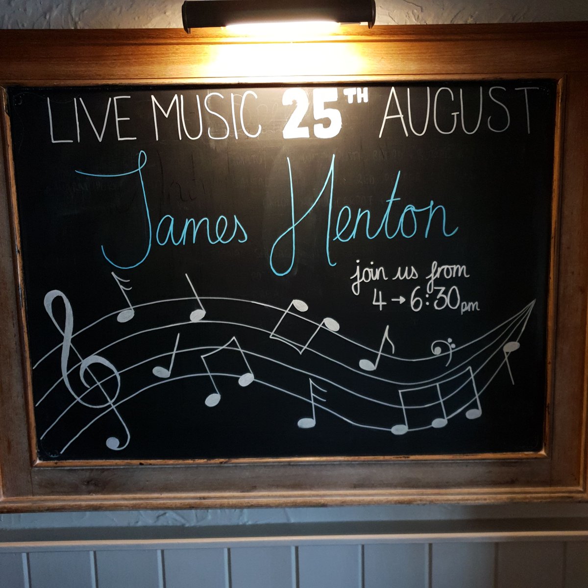 Come on down bank holiday weekend and have a great time 
.
Sunday 25th August 
James henton will be playing live from 4pm - 6:30pm
.
#livemusic #weekendvibes #weekendshanigans #sundayroast #GoodVibesOnly