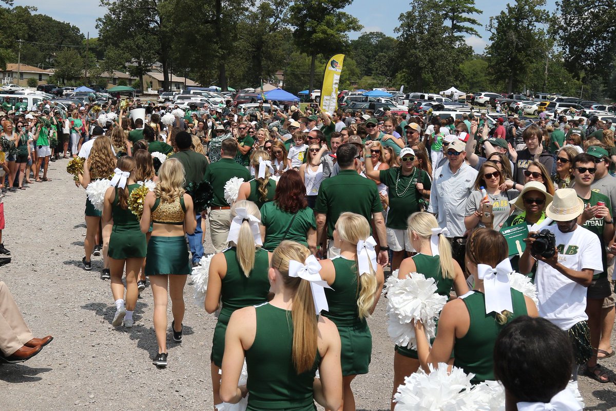 UAB_FB's tweet photo. Nine gameday items you need to know for UAB Football in 2019‼️

🔗: https://t.co/Si20ejbsEO https://t.co/BPiok6iejx