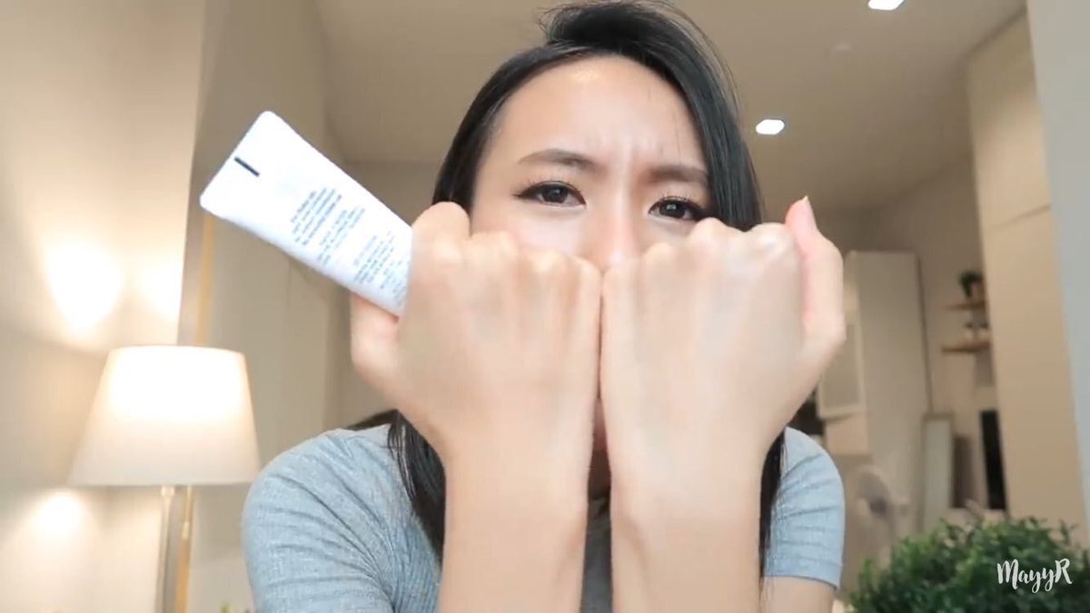 poppin_store's tweet photo. #พร้อมส่ง Banila Co CC Cream 5ml. ~

CC Cream แบบที่หน่องเมอาใช้😍 
ตัวนี้ได้รางวัลติดอันดับเยอะมากกก 
ปรับสภาพผิวให้เรียบเนียน ดูกระจ่างใสมีออร่า ไม่เกิดสิวอุดตัน พร้อมกันแดด

🌈 หลอดละ 50.- (คุ้มมากๆ)

** สั่งซื้อ 5 หลอดส่งฟรี **

#คสอเกาหลี #ถูกและดี #howtobeauty #mayrr https://t.co/0vlmqw21H7