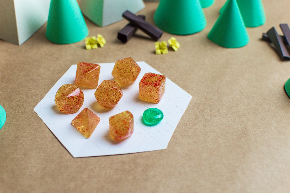 Daiyame's tweet photo. Quick #SugarAndDice Give-Away,
to empty out the vault of edible #dice &amp; ship them off with the next custom orders.
🎲✨🍭🎁📮

5 Sets of polyhedral Dice.5⃣❌7⃣
Shipping worldwide.🗺
Retweet to enter.🔁
(No need to follow!) 💞

Ends: Sat.17th Aug. 7pm CET.  ⌛
 #DnD #PenAndPaper https://t.co/R5OYs0virT