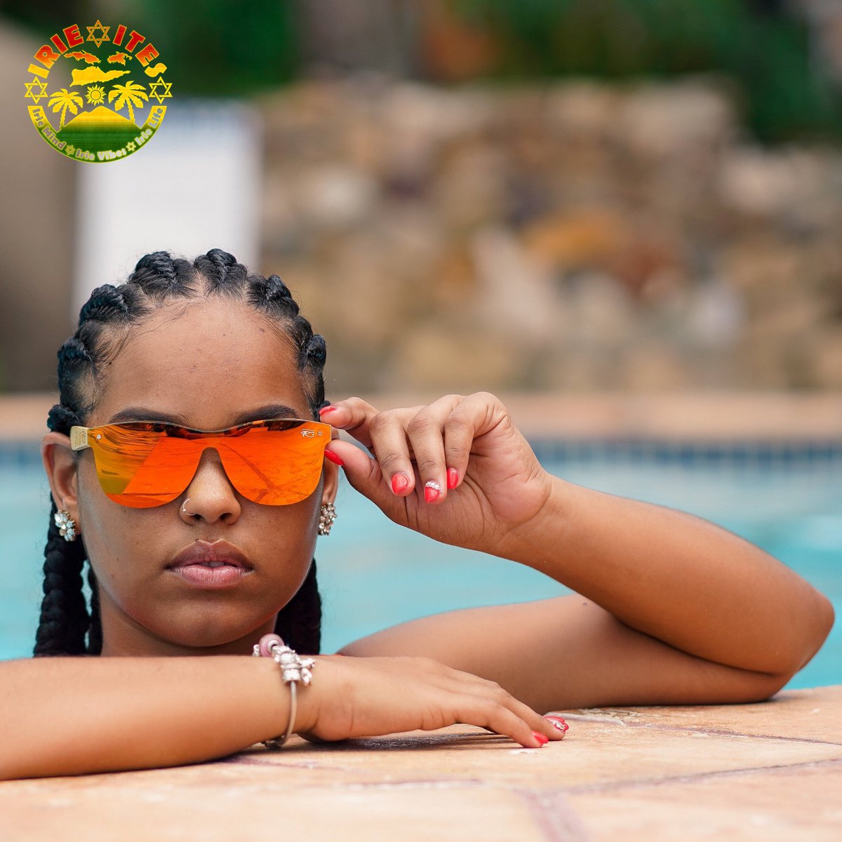 irieitesvi's tweet photo. Irie Ites "Sunnies" wayfer sunglasses includes Sunny orange mirror lens with a natural bamboo frame. Order yours today at: https://t.co/BJuEhwRiuw (Link in bio) 
#IrieItesvi #Sunnies #IrieMind #IrieVibes #IrieLife #EverythingIrie 🕶 #usvi #sunglasses #fashion #summer https://t.co/rUMq0U1UYO