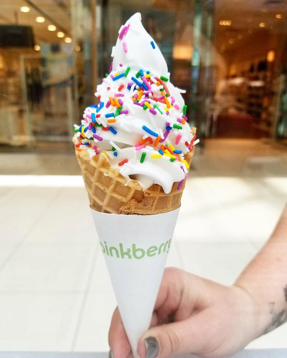 PinkberryWorld's tweet photo. If you're a true yogurt fanatic, our Pinkberry original tart will be your favourite 😍

#PinkberryWorld #Pinkberry #swirlygoodness https://t.co/QWjW1Hkhkj