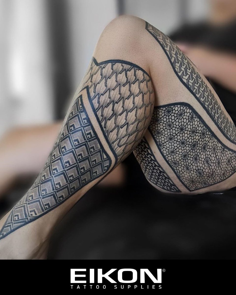 Eikon_Device's tweet photo. @suendige_haut_tattoo uses the #cheyennehawk for outstanding precision! #rotarymachines #EikonStore
@suendige_haut_tattoo utilise le #cheyennehawk pour une précision exceptionnelle! #rotarymachines #EikonStore
#tattoo #tattoosupplies
#tattooartist https://t.co/4fejfd3Ddk
