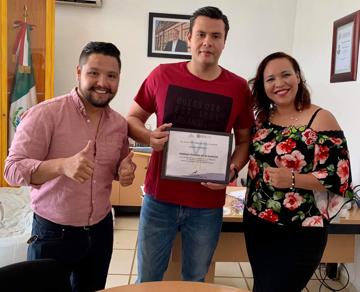 LuisFerSLP's tweet photo. Cumplimos 3 años con el programa VIVE en conjunto con la OEA donde hemos capacitado y empoderado a casi 4 mil mujeres en situación vulnerable, la mayoría de ellas ya tienen su propio negocio o han conseguido un mejor trabajo. #INPOJUVE #ProyectoVIVE https://t.co/YmslgUDPZ5