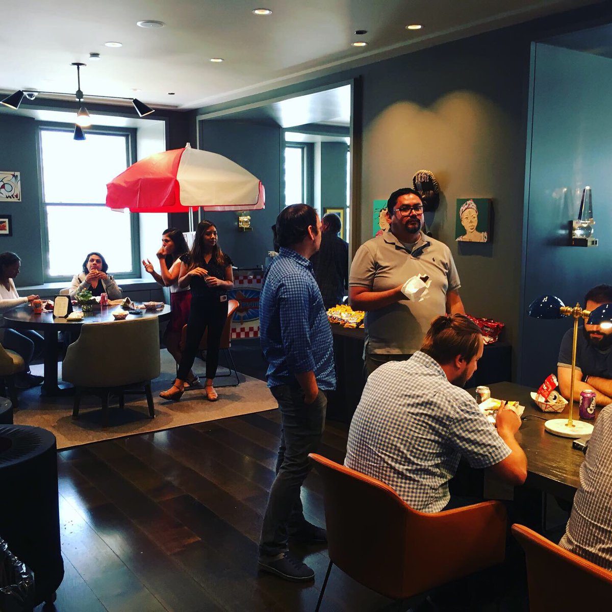 333NMichigan's tweet photo. Sitting here wrapping up the final details for our August tenant event (details to come, you’ll love it!) &amp; thinking back on how delicious our July tenant event was 🤤🤤 a big thanks to @cartsofchicago for always providing a great spread of hot dogs &amp; ice cream #333nmichigan https://t.co/xR9BjIUyZ2