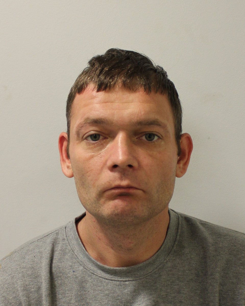 MPSBarnet's tweet photo. #NWBCUIOMTeam – *PLEASE RT FAR & WIDE* Help us find Stephen QUINN, age 38, No Fixed Abode. #WANTED RECALL TO PRISON. Known to frequent the N3, N11 & N12 areas. Known Burglar! Know his whereabouts, dial 101. If seen, dial 999. Or call @CrimestoppersUK anonymously 0800555111, https://t.co/HhsDjAsCiV