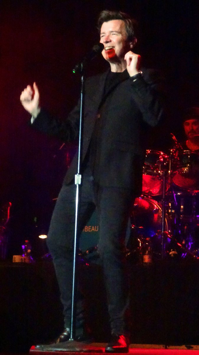 mjupdatebyharry's tweet photo. @rickastley I can't decide. There are so many pictures I've made. Which do you prefer?

#RickAstley #BeautifulLife #BeautifulLifeTour #Cologne https://t.co/MyXbW6LqJP