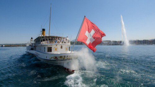 How about a cruise on the lake? Find out everything you need to know 🛥🌞💦 fcld.ly/1d1hd2l

 #VisitGeneva