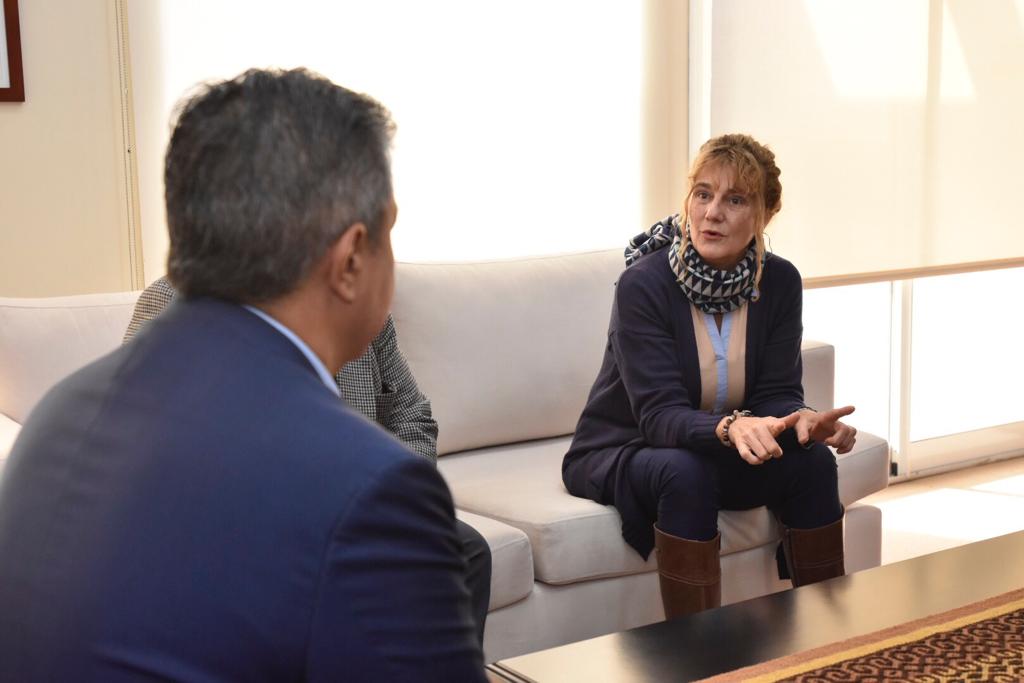 LegislaturaNqn's tweet photo. .@Rolo_Figueroa recibió a la presidenta de la #AMyF, Sandra González Taboada, al vicepresidente, Sergio Cosentino, y el juez Mauricio Zabala y brindó el apoyo de la Legislatura a la realización de las IV Jornadas Provinciales de la Magistratura y la Función Judicial en #SMAndes https://t.co/KrTg58SnDe