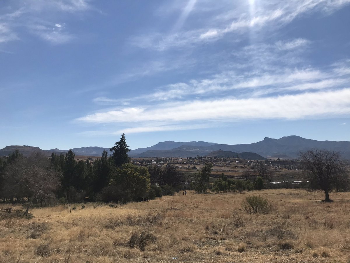 lesotho2019's tweet photo. We had a fantastic time in beautiful Quthing! We visited a cave house, saw dinosaur footprints, and met some girlguides at a very remote school in the mountains https://t.co/Hej5aV25MS