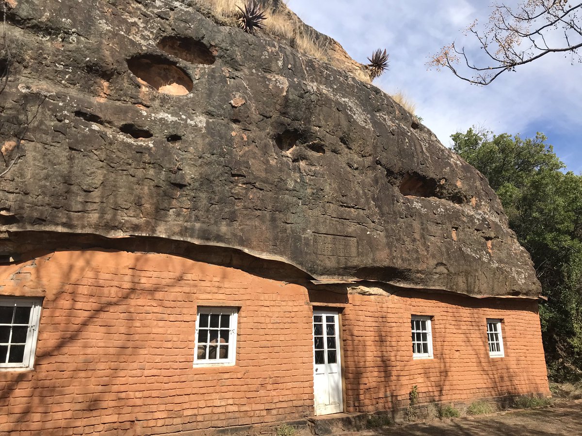 We had a fantastic time in beautiful Quthing! We visited a cave house, saw dinosaur footprints, and met some girlguides at a very remote school in the mountains
