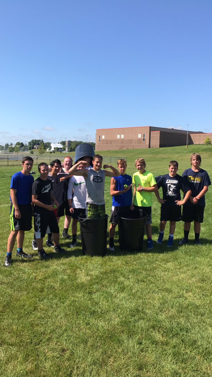 Maherhlww's tweet photo. Bozo bucket challenge winners #hlwwfootball #anchorsup @FOOTBALL_HLWW https://t.co/0ZNK0RyIBS