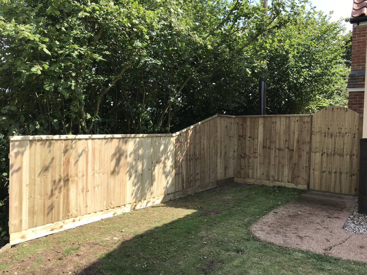 mikednew's tweet photo. ...phase 1 complete...#newfencing #gardenmakeover https://t.co/TBqFgl9zaw