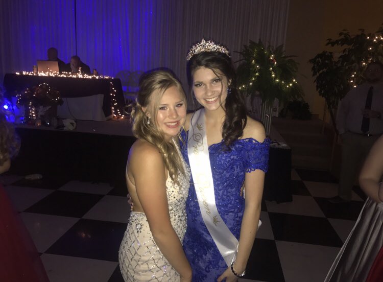 melinda_021's tweet photo. Happy birthday friend, I love and miss you. I hope you have the best day ever. 💗💗 @torgibeaut https://t.co/osKP3iNp0O