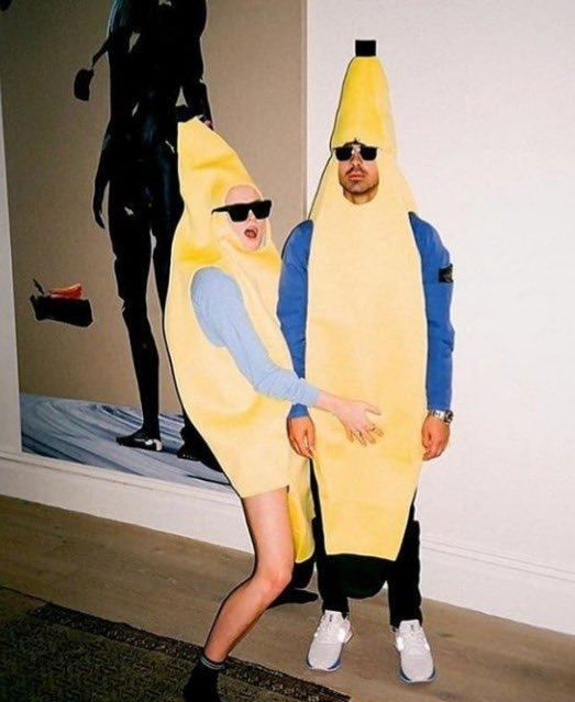 emmakate1104's tweet photo. why are y’all acting like true love died with Miley and Liam when Sophie Turner and Joe Jonas exist https://t.co/eMb2V4cTU0