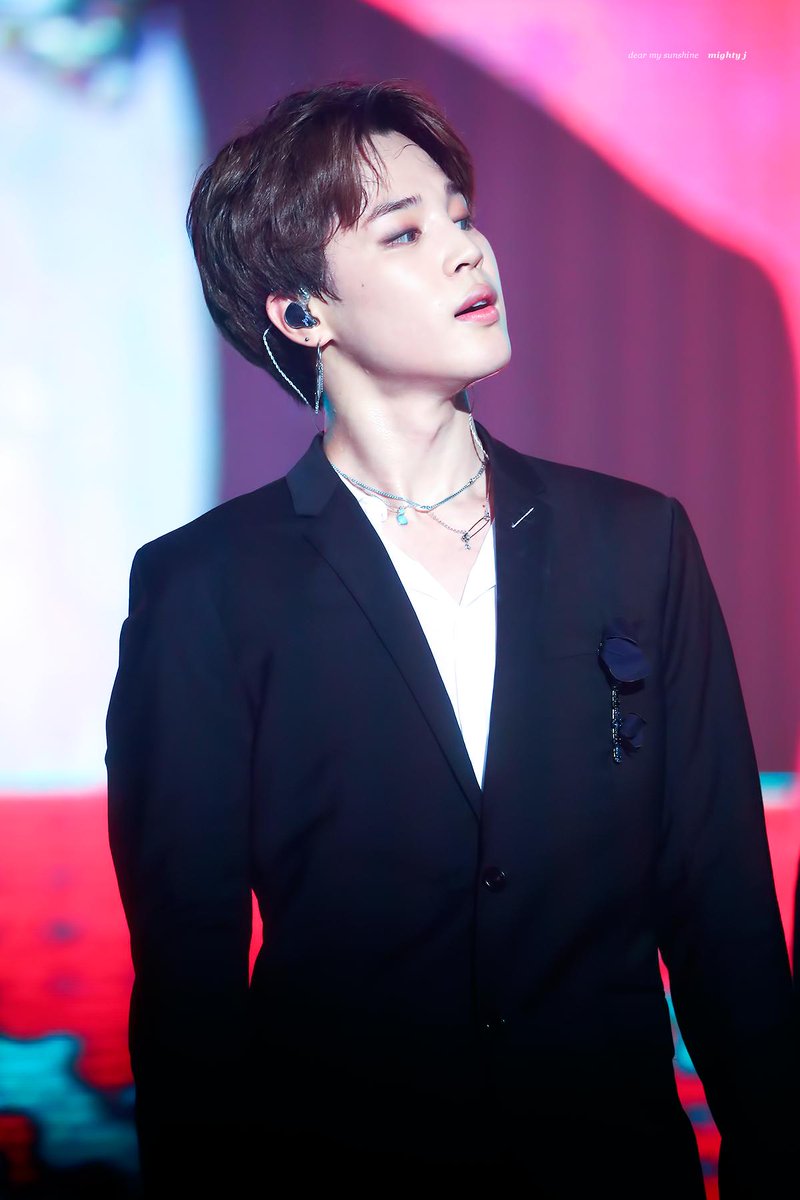 mighty_jimin's tweet photo. 190811 #지민 #JIMIN 세상 믿을거 지민이밖에 없다네 https://t.co/SM4ZzLMG2P