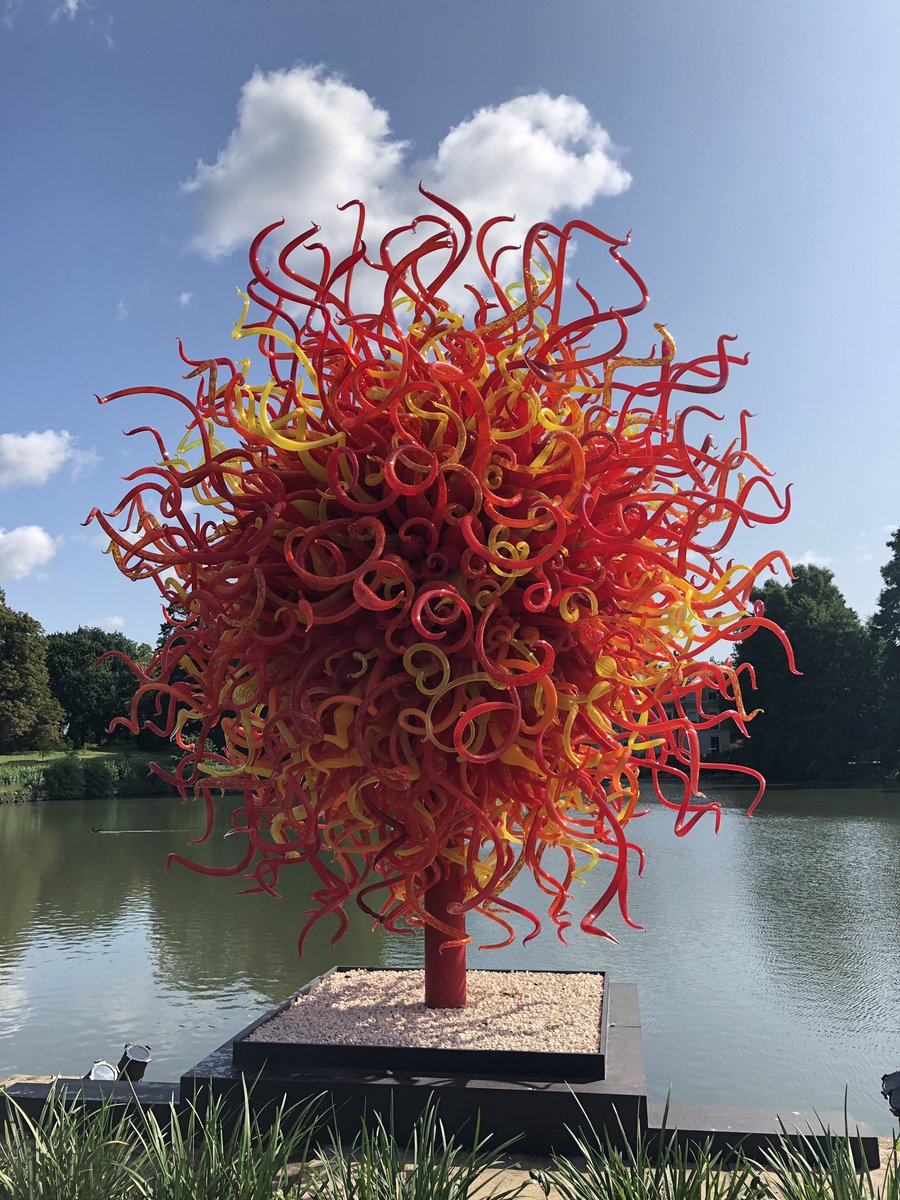 bellamysi's tweet photo. A wonderful day to explore one of the great gardens...and amazing fusion with art. #Inspiringprojects #gardens #art @edenproject @kewgardens https://t.co/62S7HQQ7a8