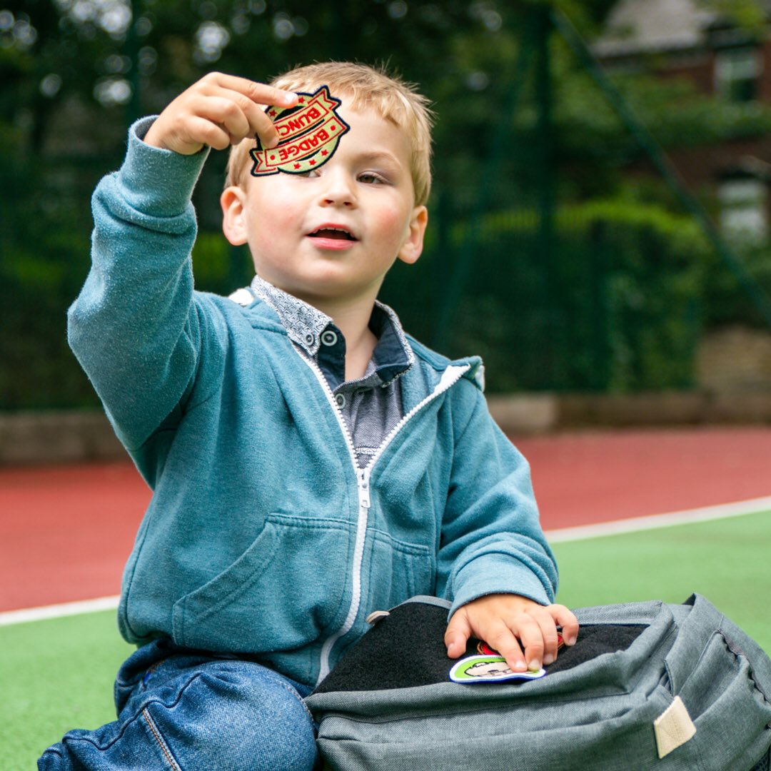 Bespoke children's customisable backpack with collection of embroidered character badges, coming soon to Kickstarter. 🦊🐶🐰🐱🐻

#Kickstarter #badgebunch #embroidery #badge #patch #kidsapparel #design #illustration